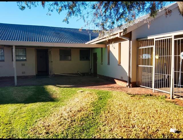 9 BEDROOM HOUSE FOR SALE IN VANDERBIJLPARK CE 5